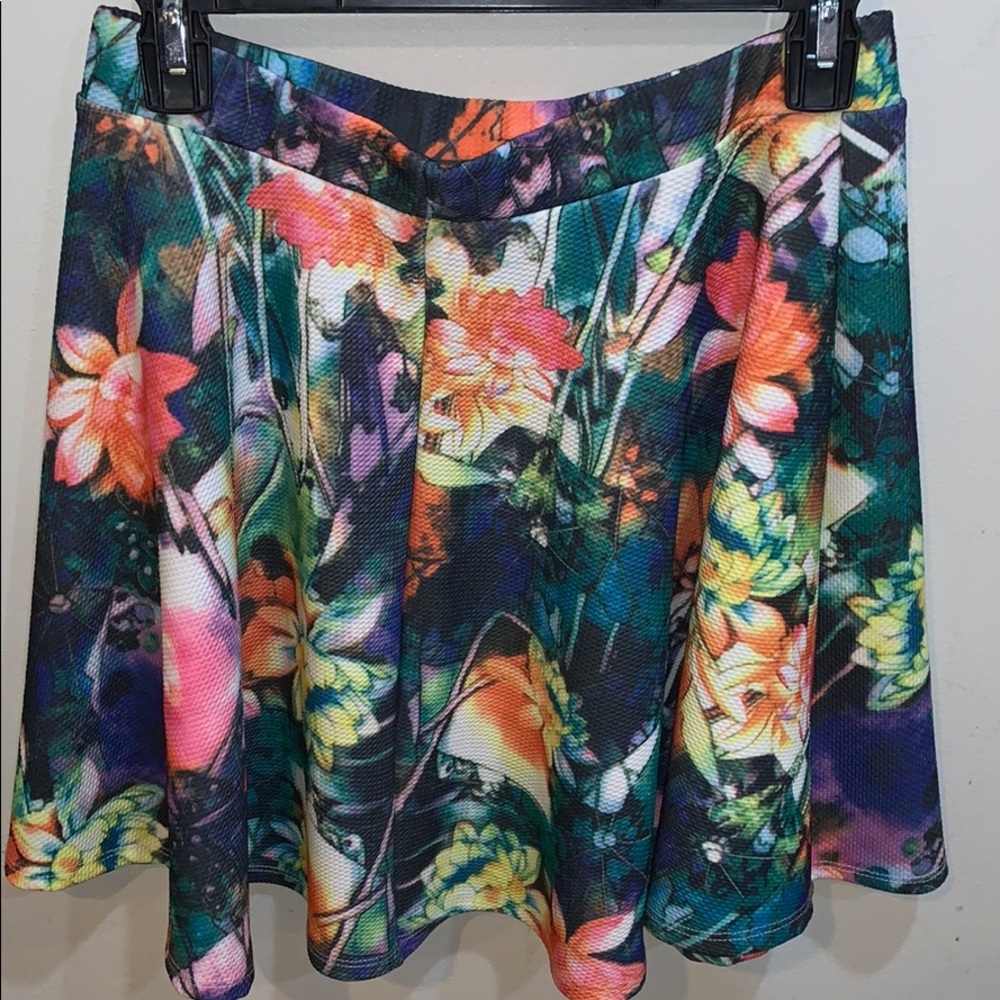 Romeo + Juliet couture colorful mini skirt medium - Picture 3 of 5